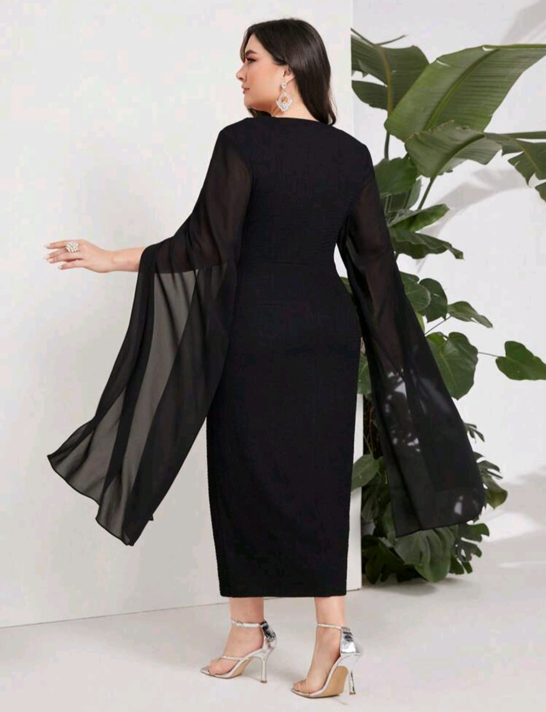 Kelly Twist Front Split Sleeve Midi Dress