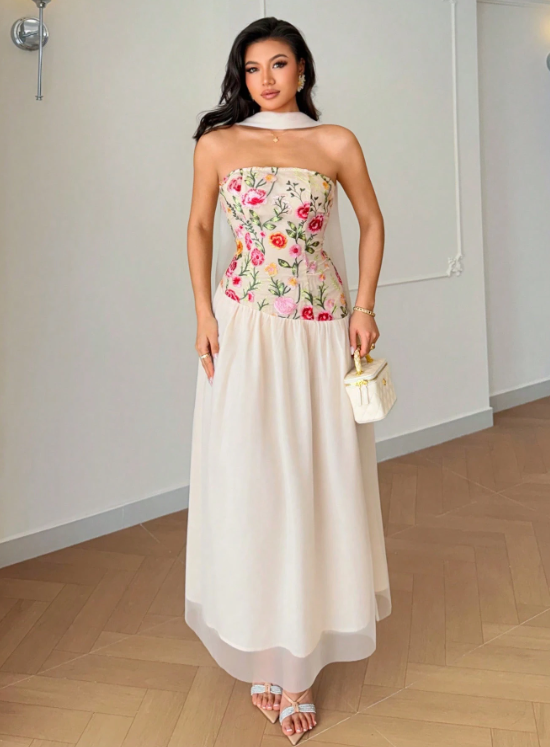 Daisy Embroidery Maxi