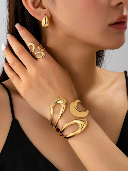 Amberlyn Metallic Geometric Set