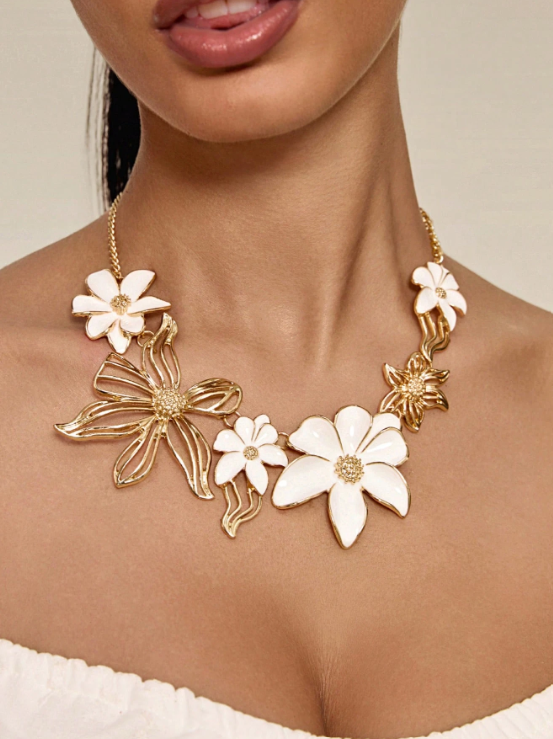 Sophia Oversized Golden Flower Necklace